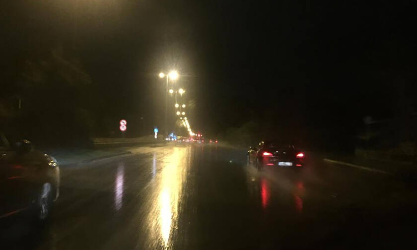 Κίνηση στους δρόμους: Κυκλοφοριακό «έμφραγμα» στην Αθήνα εξαιτίας της βροχής