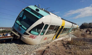 Εκτροχιάστηκε τρένο στο Λιανοκλάδι (pics)