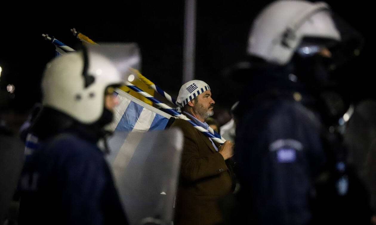 Θεσσαλονίκη: Συμπλοκή μεταξύ αντιεξουσιαστών και ΜΑΤ - Συλλήψεις και τραυματίες