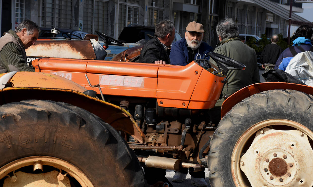 Μπλόκα αγροτών: Κρίσιμη σύσκεψη στη Νίκαια – Μένουν ή φεύγουν τα τρακτέρ; 