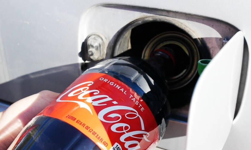 Τι γίνεται αν βάλει κανείς Coca-Cola στο ρεζερβουάρ ενός αυτοκινήτου;