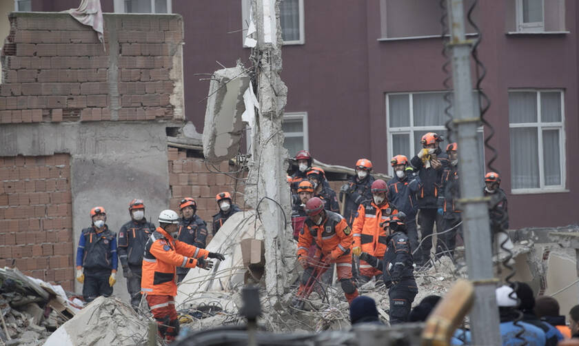 Death toll in Istanbul building collapse rises to 21: interior minister