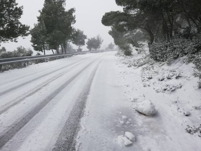 Η «Χιόνη» πλήττει την Ελλάδα: Πού θα πέσει πολύ χιόνι και πού θα πνέουν θυελλώδεις άνεμοι (ΧΑΡΤΕΣ)