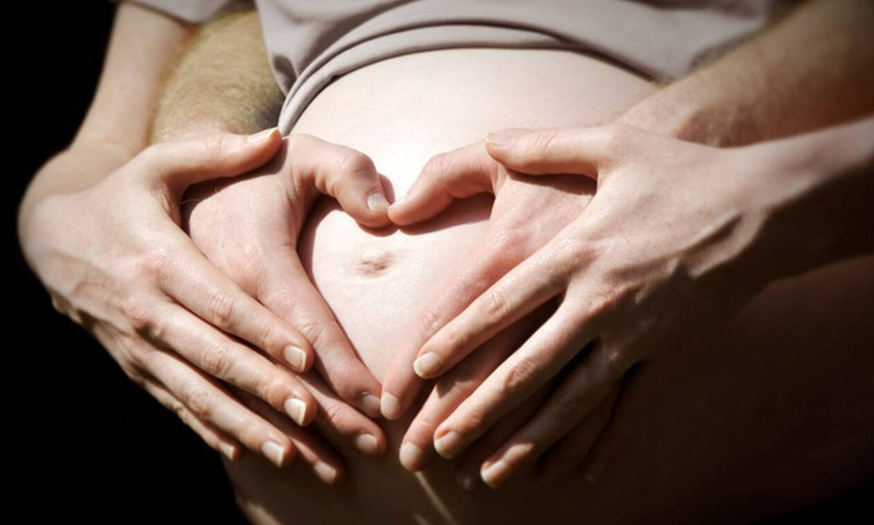 «Περιμένουμε αγοράκι»! Αποκάλυψαν την εγκυμοσύνη σε εκπομπή - Το «βαρύ» όνομα του παιδιού (pics)