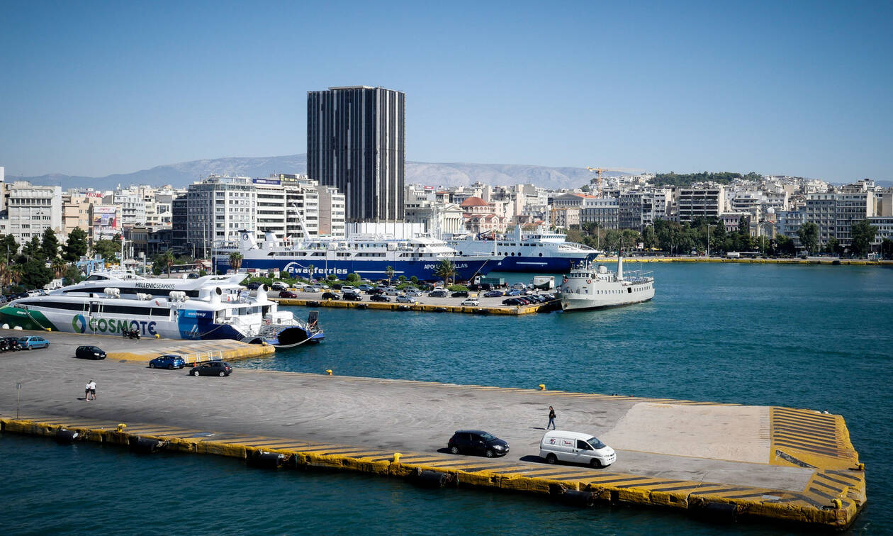 Συναγερμός στον Πειραιά: Βρήκαν 131 κάλυκες όπλων