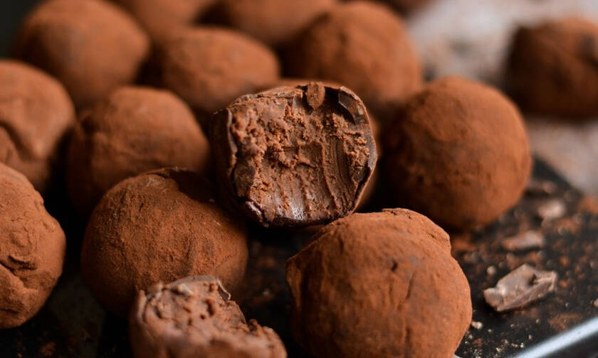 Η συνταγή της ημέρας: Τρουφάκια με σοκολάτα κουβερτούρα