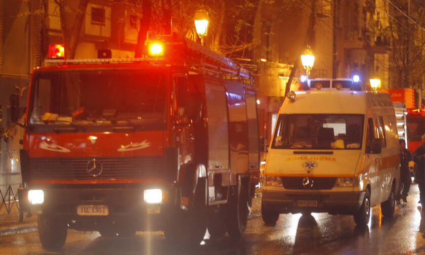 Φωτιά στο Βύρωνα: Στο νοσοκομείο ηλικιωμένος με αναπνευστικά προβλήματα