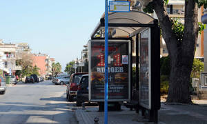 Θεσσαλονίκη: Σοκ για μητέρα 9χρονης σε στάση λεωφορείου