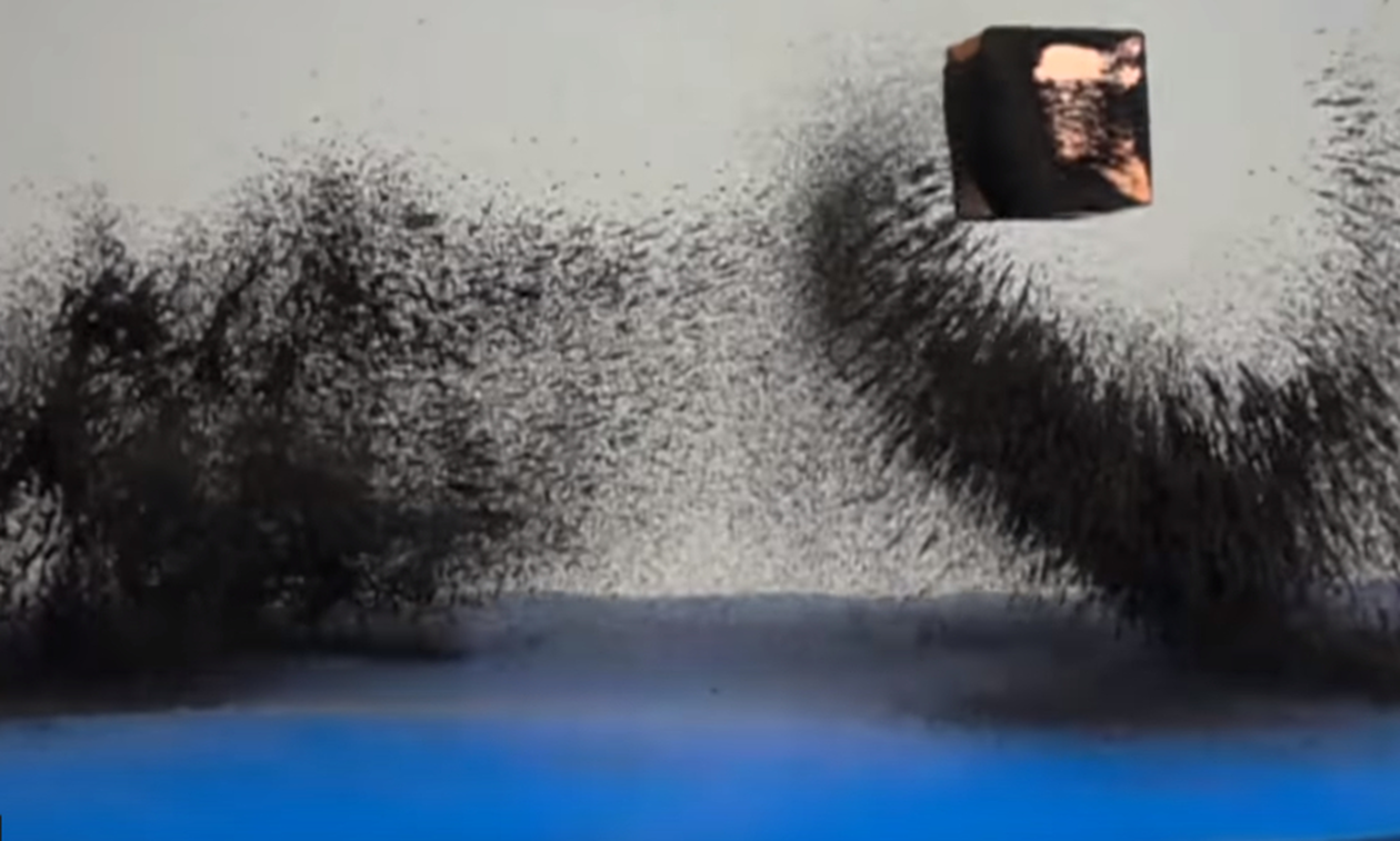 Εντυπωσιακό βίντεο: Ρινίσματα σιδήρου «στροβιλίζονται» γύρω από έναν μαγνήτη