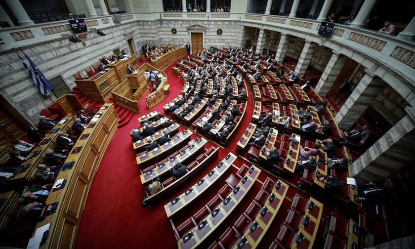 Άγρια κόντρα στη Βουλή: «Αρπάχτηκαν» Βούλτεψη - Μεγαλοοικονόμου 