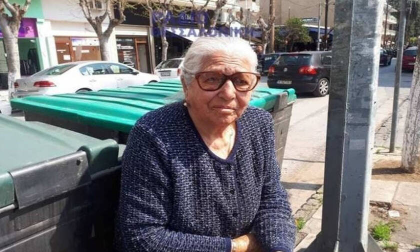 «Θα ανάψω ένα κεράκι για όλους σας» – Συγκινεί η 90χρονη που συνελήφθη για τις παντόφλες