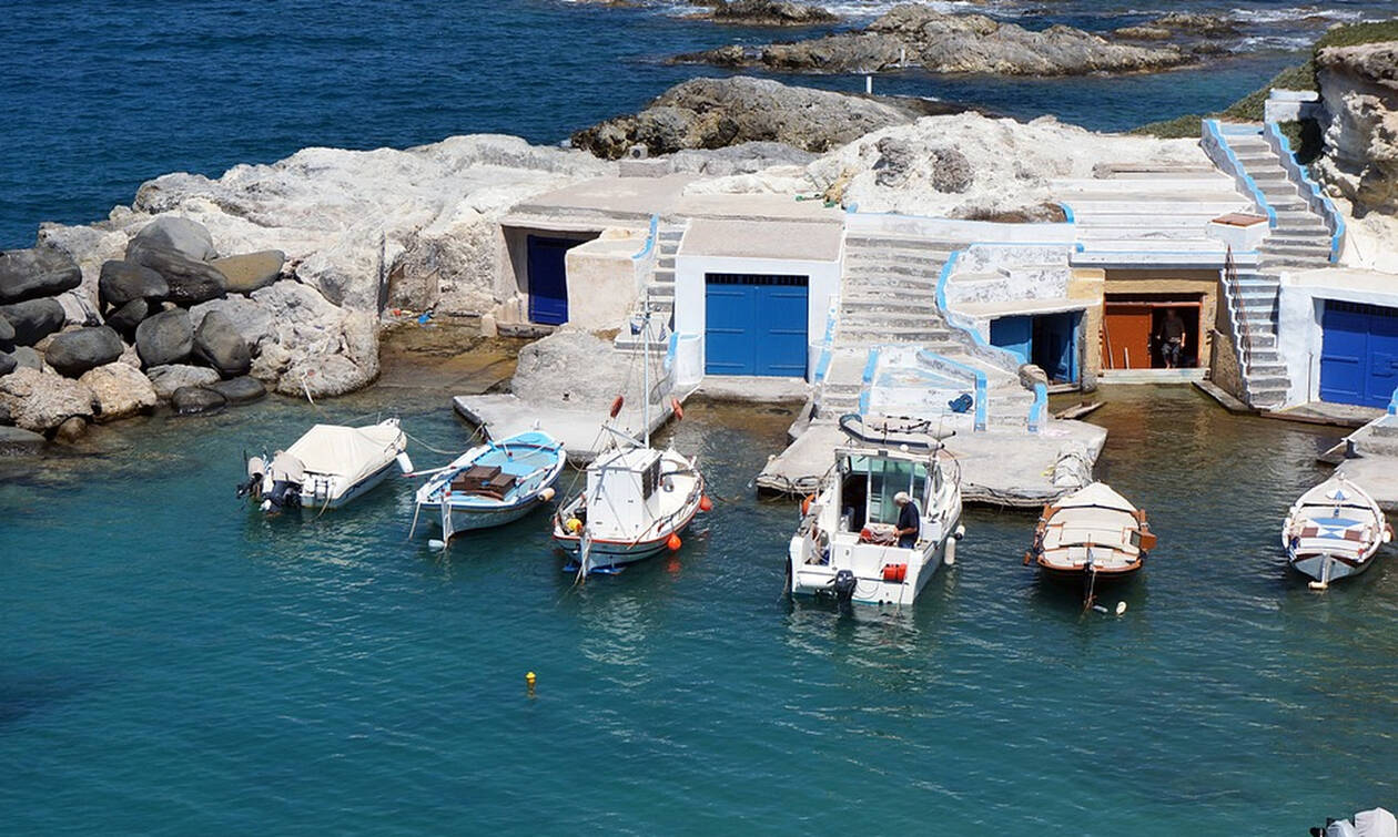 Guardian: Αυτό είναι το ελληνικό νησί που πρέπει να πας αν θέλεις να φας καλά 