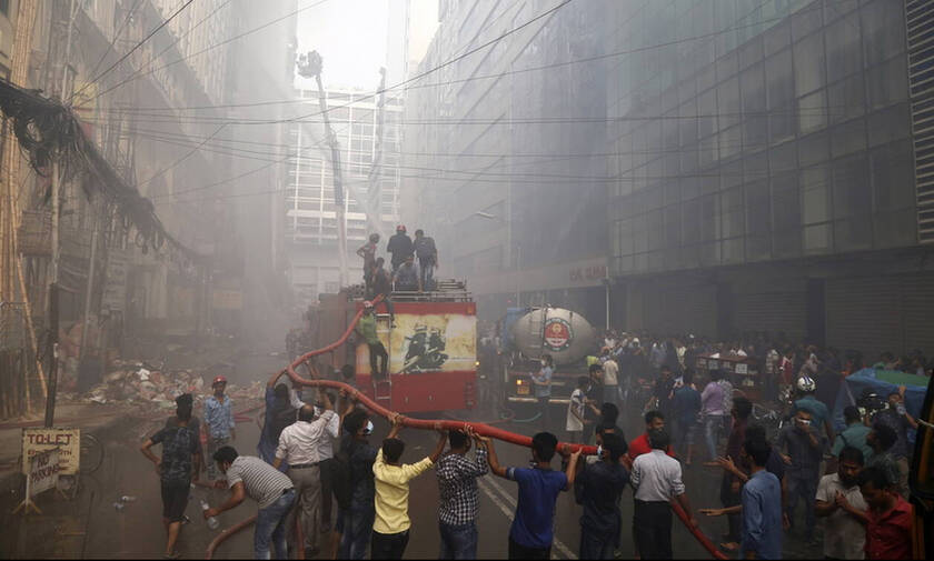 Μπαγκλαντές: Στους 25 οι νεκροί από την πυρκαγιά στο πολυώροφο κτήριο γραφείων