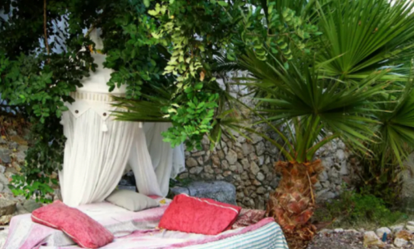 Το Airbnb που έχει μόνο ένα… κρεβάτι είναι στην Κρήτη