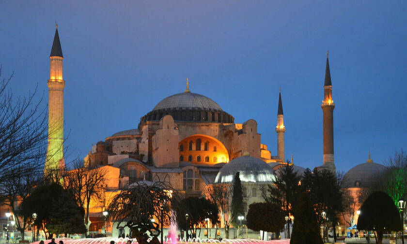 O Ερντογάν υλοποιεί την προεκλογική του δέσμευση - Μετατρέπει την Αγιά Σοφιά σε τζαμί 