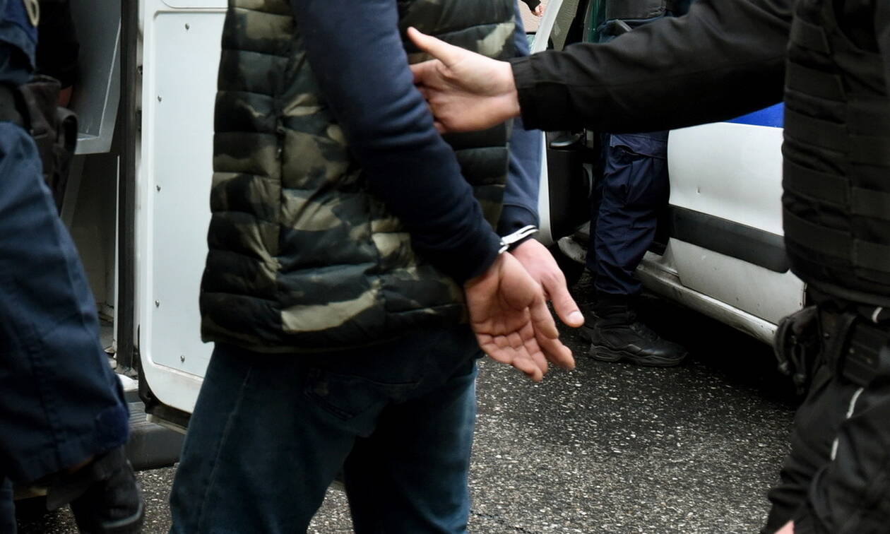Θεσσαλονίκη: Εξαρθρώθηκε συμμορία διακίνησης ναρκωτικών - Κατασχέθηκαν πάνω από 9 κιλά κάνναβης