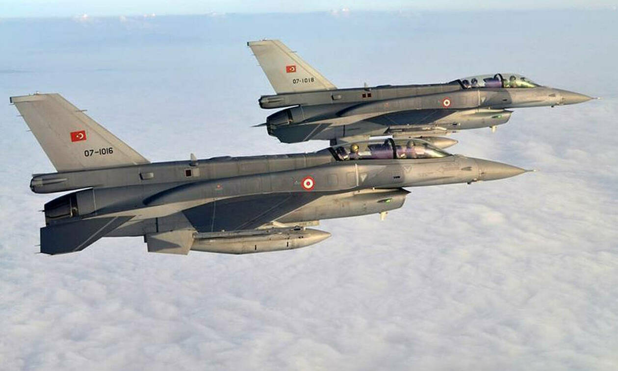 Νέες τουρκικές παραβιάσεις και εικονικές αερομαχίες πάνω από το Αιγαίο