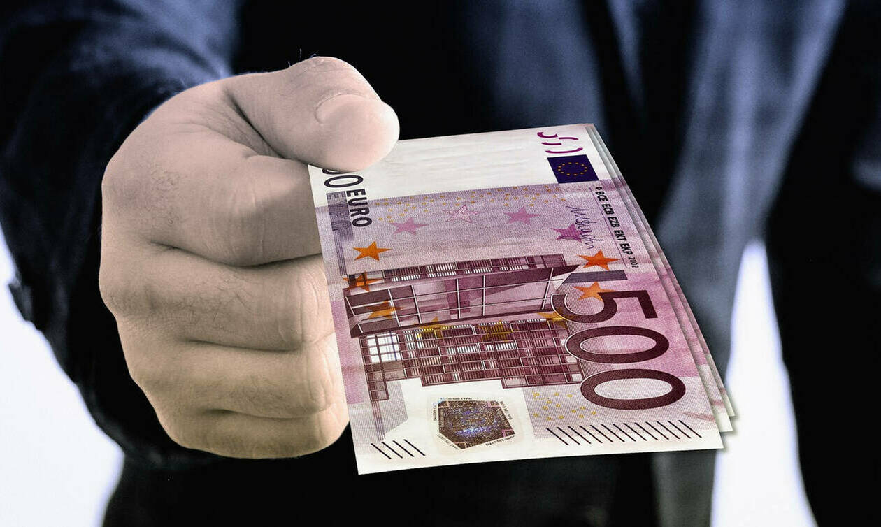Αναδρομικά: Ποιοι δικαιούνται μέχρι και 25.000 ευρώ - Πότε θα λάβουν τα χρήματα