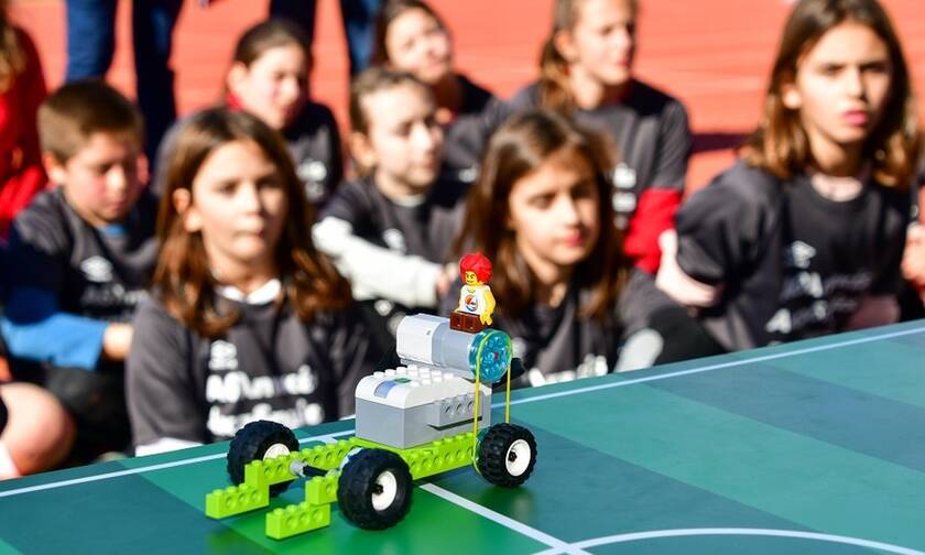 Αθλητικές Ακαδημίες ΟΠΑΠ: Τα παιδιά «σκοράρουν» στη ρομποτική 