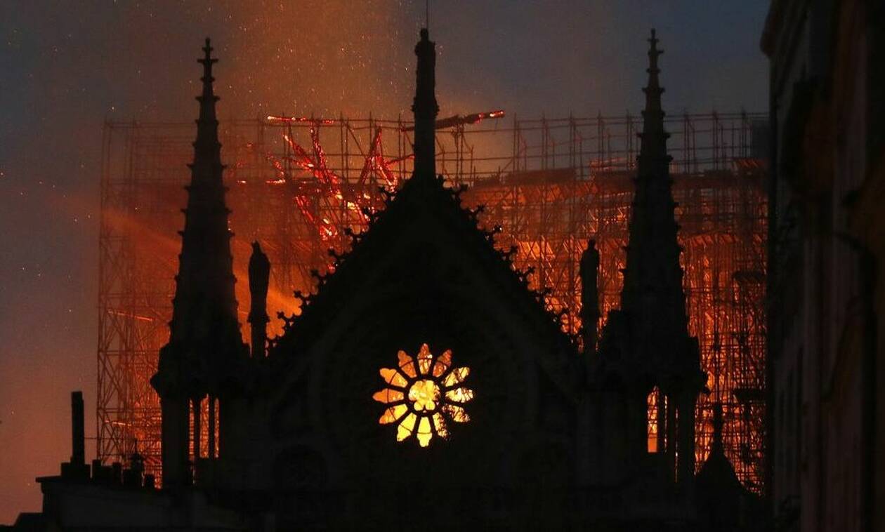 Συγκλονιστικό: Ο Βίκτορ Ουγκώ είχε περιγράψει την πυρκαγιά της Παναγίας των Παρισίων