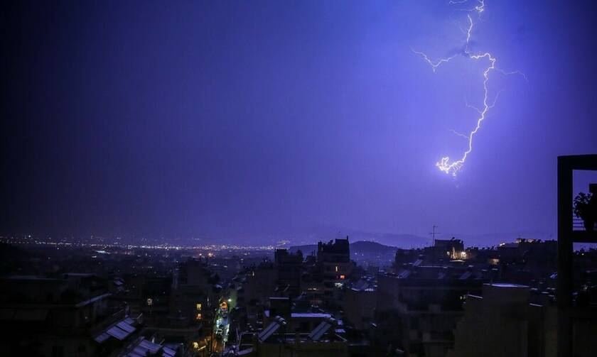 Ζερεφός στο Newsbomb.gr: Έκρηξη χωρίς βόμβα οι κεραυνοί - Αυξημένος κίνδυνος σε θερμικές καταιγίδες