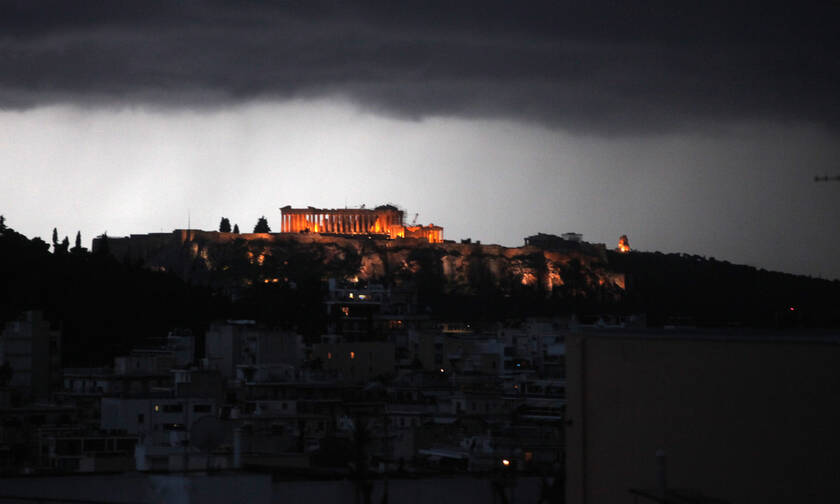 Acropolis site shuts down again for fear of lightning injuries