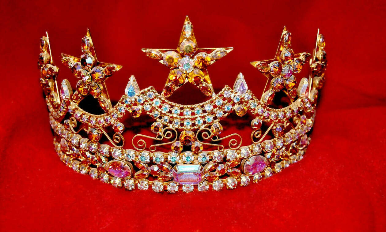 ΣΟΚ: Πρώην «βασίλισσα της ομορφιάς» βρέθηκε νεκρή στο σπίτι της (pics)