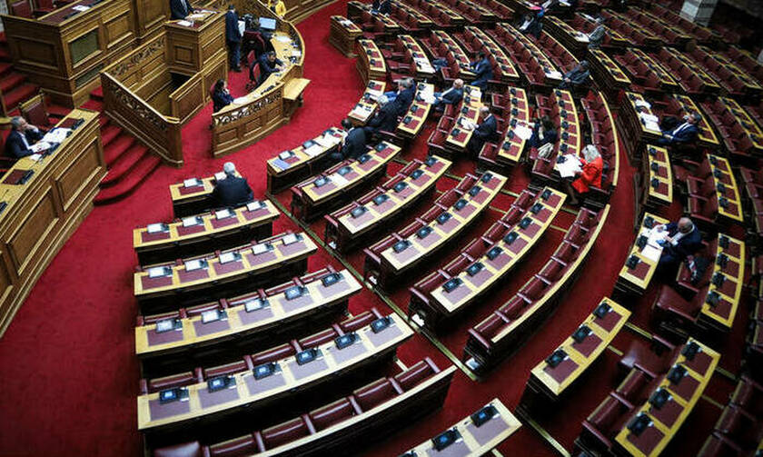 Βουλή LIVE: Ψηφίζει η ολομέλεια για την άρση βουλευτικής ασυλίας Λοβέρδου – Σαλμά – Φωκά