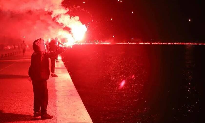 «Φωτιά» στη Θεσσαλονίκη για το πρωτάθλημα του ΠΑΟΚ - Απίστευτοι πανηγυρισμοί (pics,vid)