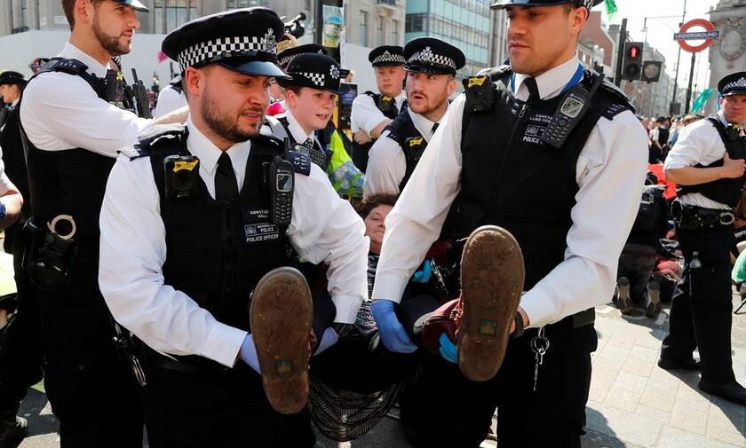 Βρετανία: Περισσότεροι από 750 ακτιβιστές έχουν συλληφθεί για αποκλεισμούς δρόμων