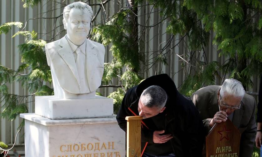  Σερβία: Η χήρα του Σλόμπονταν Μιλόσεβιτς τάφηκε στον κοινό τους τάφο