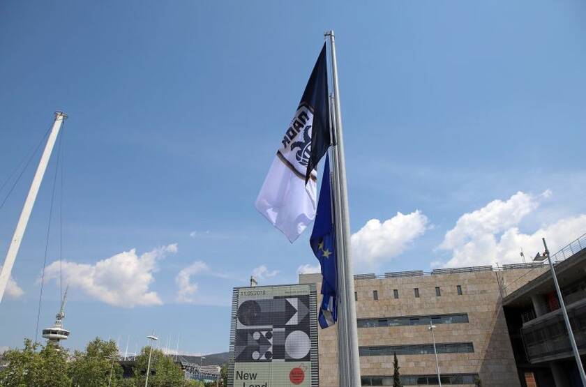 Η σημαία του ΠΑΟΚ στο Δημαρχείο της πόλης