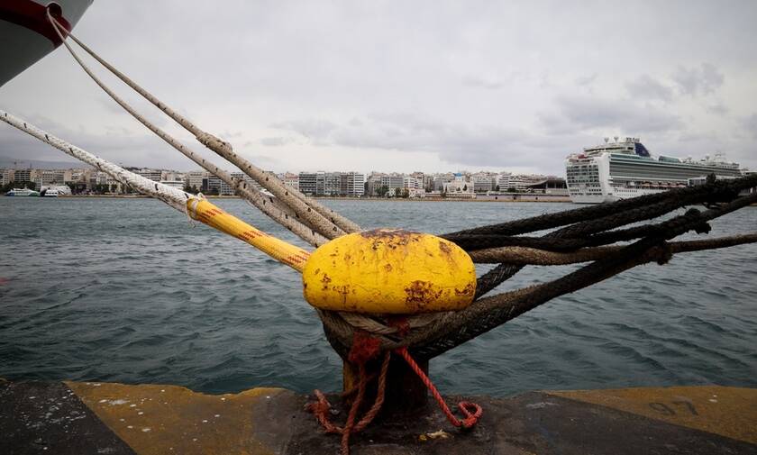 Απεργία ΠΝΟ: Δεμένα στα λιμάνια τα πλοία την Πρωτομαγιά