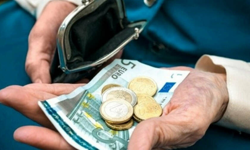 ΕΦΚΑ: Πότε θα πληρωθούν οι συνταξιούχοι που βρήκαν λιγότερα χρήματα στους λογαριασμούς τους