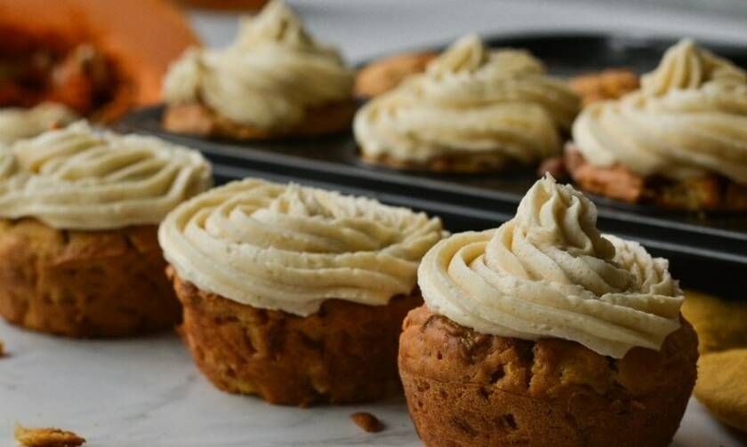 Η συνταγή της ημέρας: Cupcakes κολοκύθας με επικάλυψη κανέλας