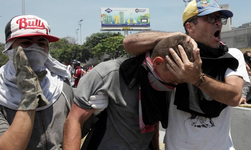 Βενεζουέλα: Δεκάδες τραυματίες στις συγκρούσεις στο Καράκας 