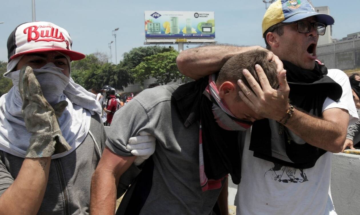 Βενεζουέλα: Δεκάδες τραυματίες στις συγκρούσεις στο Καράκας 