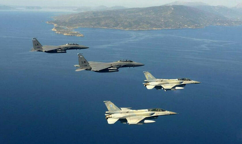 Μπαράζ τουρκικών παραβιάσεων και πέντε εικονικές αερομαχίες πάνω από το Αιγαίο
