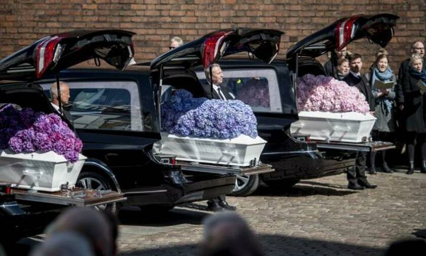 Σπαραγμός στην κηδεία των τριών παιδιών του ιδιοκτήτη του Asos