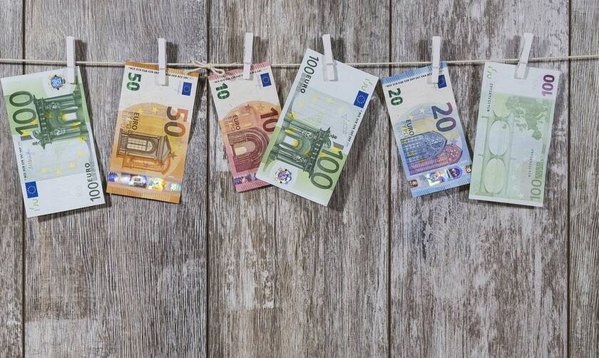 Αναδρομικά: Ποιοι συνταξιούχοι θα λάβουν έως 6.200 ευρώ - Αναλυτικά οι πίνακες με τα τελικά ποσά