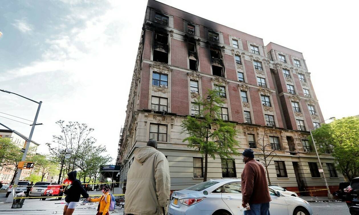 Τραγωδία στη Νέα Υόρκη: Έξι νεκροί από πυρκαγιά σε διαμέρισμα (pics)