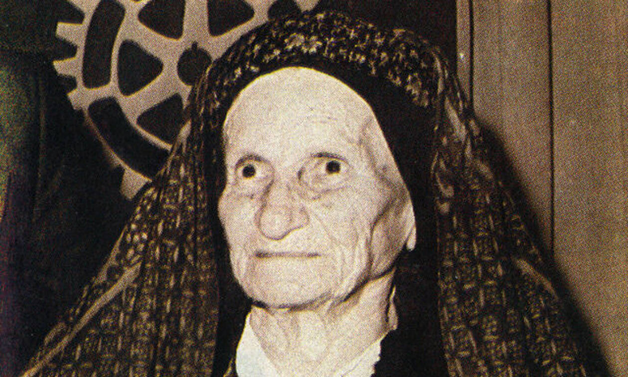 Σαν σήμερα το 1982 πεθαίνει η Κυρά της Ρω, Δέσποινα Αχλαδιώτη
