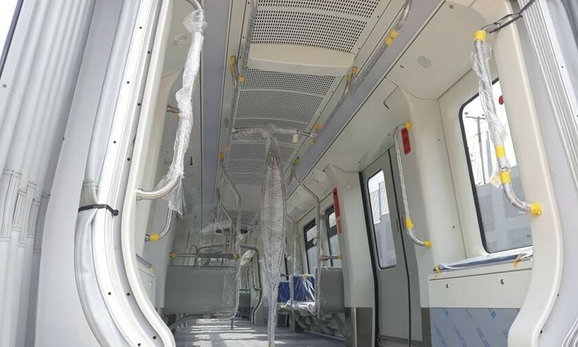 Θεσσαλονίκη: «Αποκαλύφθηκαν» τα πρώτα βαγόνια του Μετρό – Δείτε φωτογραφίες και βίντεο 