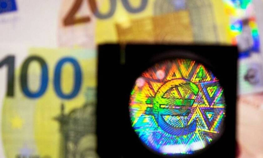Πότε κυκλοφορούν τα χαρτονομίσματα των 100 και 200 ευρώ – Δείτε πώς θα είναι