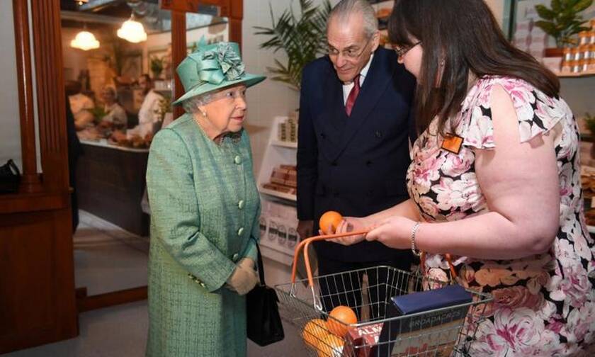 Από τι εντυπωσιάστηκε η 93χρονη Ελισάβετ στο super market;