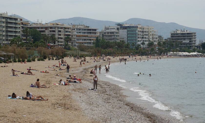 Εκλογές 2019: Από την κάλπη στην θάλασσα - Γέμισαν τις παραλίες οι Αθηναίοι (pics)