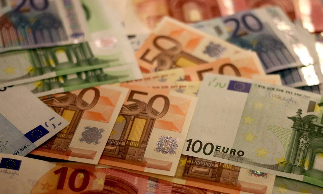 Δημόσιος υπάλληλος κατηγορείται για υπεξαίρεση 88.000 ευρώ: «Άφωνοι» με την απολογία της (pics)