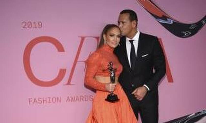 CFDA Fashion Awards: Οι δύο εντυπωσιακότερες παρουσίες ήταν η JLo και η Brooke Shields