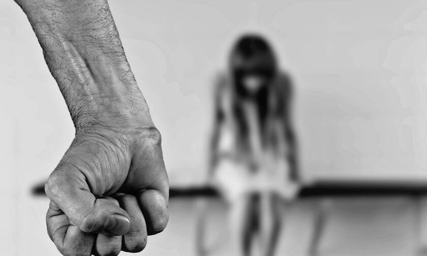 «Καταπέλτης» η Διεθνής Αμνηστία για τον ορισμό του βιασμού στο νέο Ποινικό Κώδικα