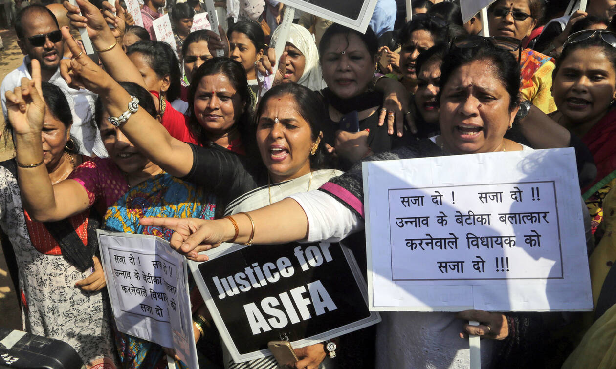 Ινδία: Ένοχοι έξι άνδρες για τον βιασμό και τη δολοφονία 8χρονου κοριτσιού